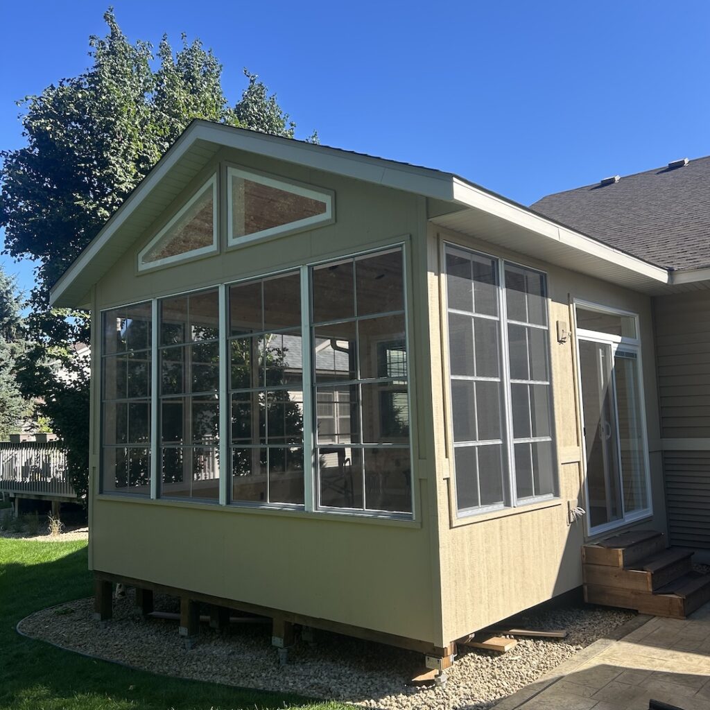 3 season porch addition, exterior